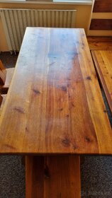 Starý masivní jídelní stůl s lavicí - 7