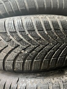 Prodám pneu 215/65/16 zimní 5x112 - 7