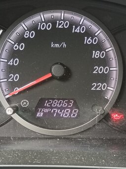 Mazda 5 2,0 benzín 7 mistné - 7