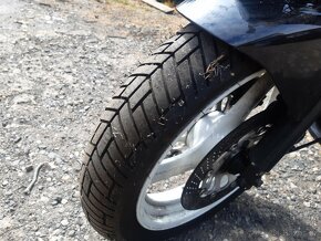 Suzuki GSX 600 F - 7