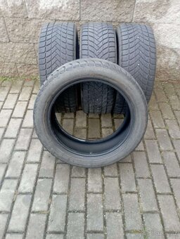 Prodám zimní pneu 205/50 R17 - 7