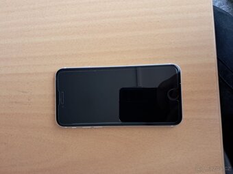 IPhone SE 64GB BÍLÁ 100%BATERIE - 7