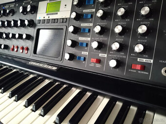 Moog Voyager Electric Blue Edition - 7