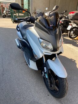 Yamaha Xmax 250 - 7