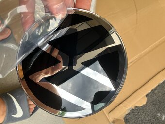 VW Golf 8 znak do masky Logo NOvY 5H0853601H - 7