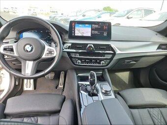 BMW Řada 5, 530d Touring xDrive M-paket - 7