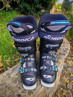 Zánovní dívčí lyžařské boty Nordica Speed Machine 90WRX 23,5 - 7
