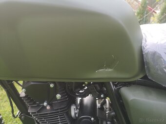 Brixton 125, nový, škrábanec na nádrži. - 7