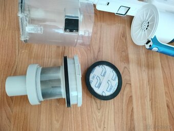 Tyčový vysavač Amazon Basics 2v1 - 7