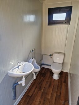 Obytný kontejner o rozměru 2,4 x 2,4 m včetně WC - 7