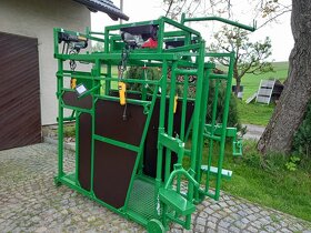 Fixační klec pro skot - 7