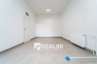 Na prodej obchodní prostor o velikosti 832m2 v centru Karvin - 7