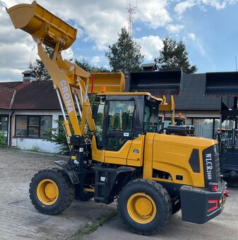 Kloubový nakladač hmotnost 20, 5500kg - 7