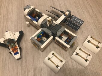 LEGO - - 7