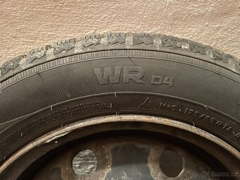Prodám zimní kola Nokian 175/65 R14 82T - 7