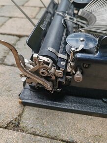 Psací stroj Remington - 7