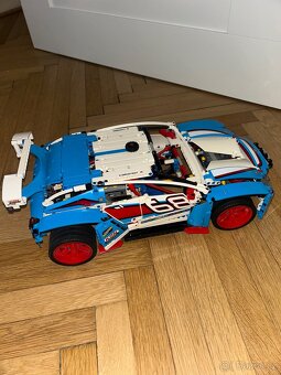 Lego Technic závodní auto 42077 - 7