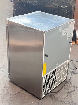Mrazicí skříň TEFCOLD UF 200 S. ZÁRUKA - 7