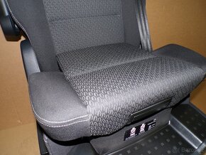 VW T6 Multivan sedačka dětská - odstín KUTAMO NOVÁ - 7