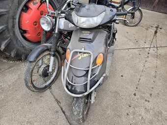 Prodám motorky peugeot skútr kymco a malá jawa 50 - 7
