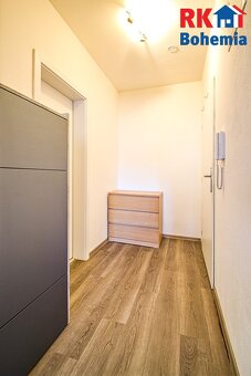 Pronájem bytu 1+kk s parkovacím stáním v Českém Brodě, nedal - 7