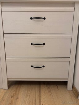 Ložnice/dívčí pokoj v bílé barvě - 7