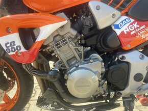 Honda CB 900 Hornet - 7