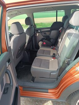 Volkswagen Touran CROSS 2.0 TDI 125 kW – tažné, po servisu, - 7