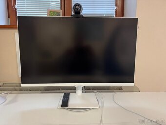 Prodám Smart monitor Samsung M5 - 27" - 7