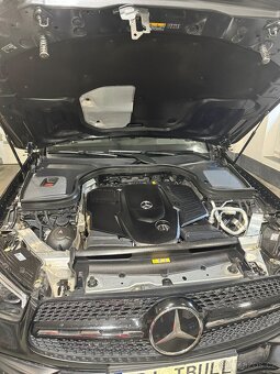 Mercedes Benz 400D - 7