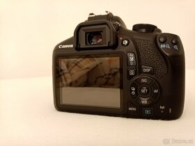 Canon EOS 2000D + Canon EF-S 18-55 mm f/3,5-5,6 DC III - 7