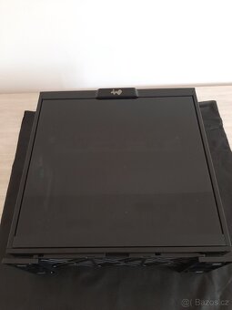 In-Win 303 Black Speciál Edice, 2x Držák Grafické karty - 7