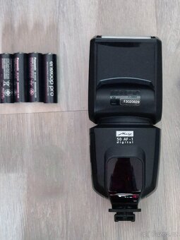 Zrcadlovka velký set – Sony A55 +2objektivy +Metz +batoh - 7