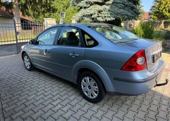Ford Focus 1,6i Ghia Tažné Klima benzín - 7