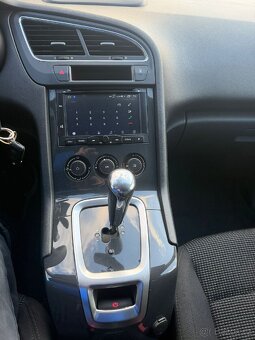 Peugeot 5008 1.6 HDi 80 kW 2010rok
 - 7