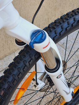 #71 Zánovni Specialized Myka Elite, pro 155-170cm - 7