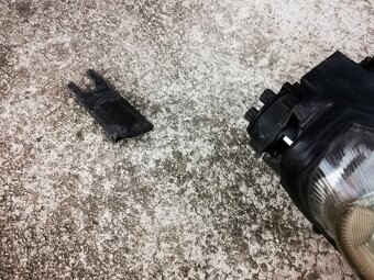 Pravy predni svetlo pre peugeot 406 coupe. - 7