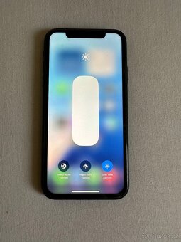 Apple iPhone Xr 128GB Černý - 7