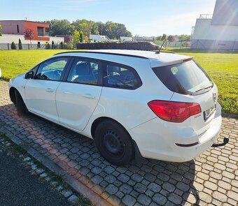 OPEL ASTRA J 2012 COMBI 1.6 + PLYN TAŽNÉ - 7