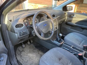 Ford Focus 1.6 nafta 66kW 2005 - 7
