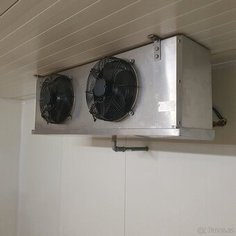 CHLADÍCÍ BOX 5 × 8 m - 7