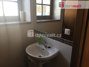 pronájem komerčních prostor 50 m2 na rušné Pražské ulici v K - 7