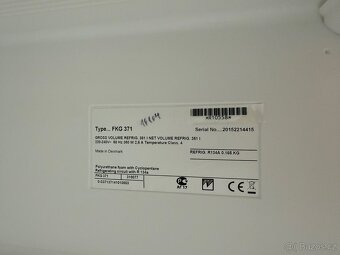 Chladící skříň prosklená Vestfrost FKG371 - 7