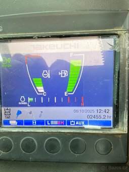 Pásový bagr TAKEUCHI TB230 - 7