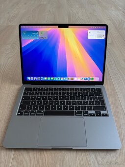 MacBook Air 13" 2024, M3, 8GB/256GB Vesmírně šedý - 7