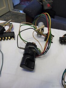 Různé části elektroinstalace k palubní desce Škoda 105/120 - 7
