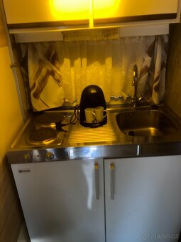 Prodám karavan Knaus ,nová STK - 7