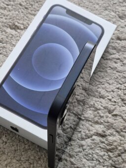 iPhone 12 256gb baterie 92% - 7