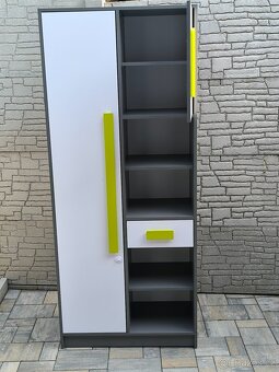 Prodám knihovnu (skříň) IKEA Giro - 7