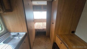 Prodám levný obytny přívěs karavan na pevné stání - 7